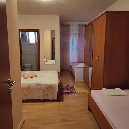 Apartments For Families With Children Mandre, Pag - 12125 Kolan